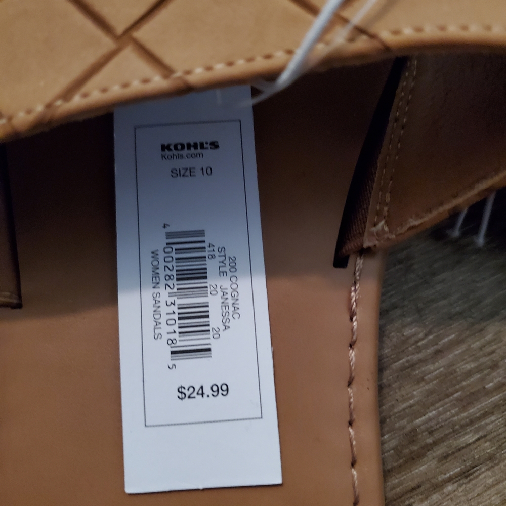 Sonoma White and Tan Slide Sandals with Quilted Design - Picture 4 of 6
